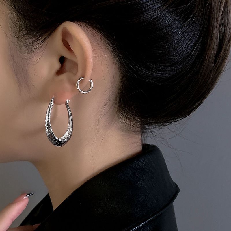 Women's Oval Hoop Earrings Metallic Cool Style