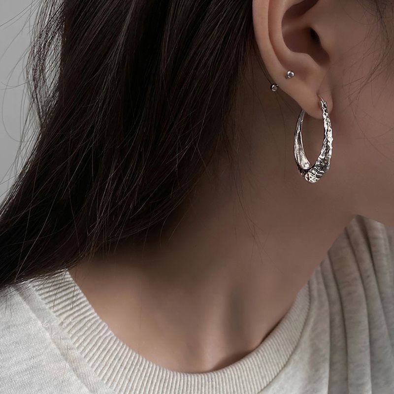 Women's Oval Hoop Earrings Metallic Cool Style